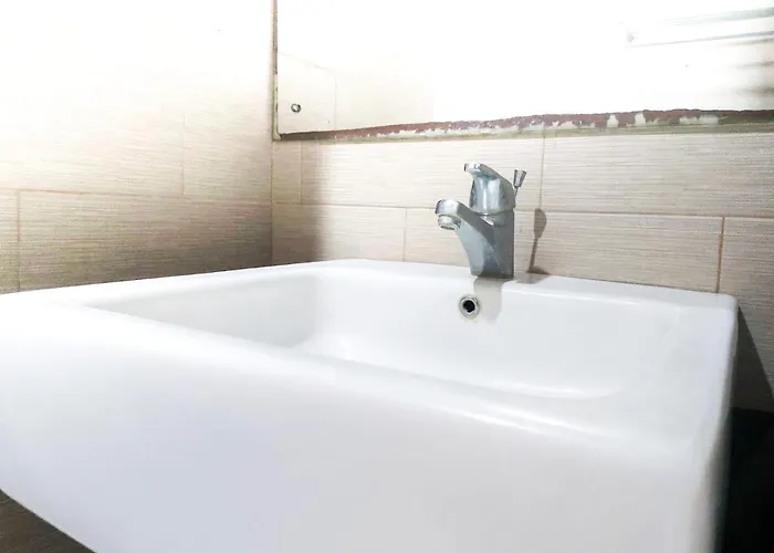 Olivia Soho 3*