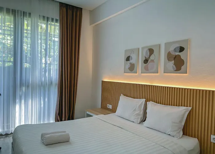 Olivia Soho 3*